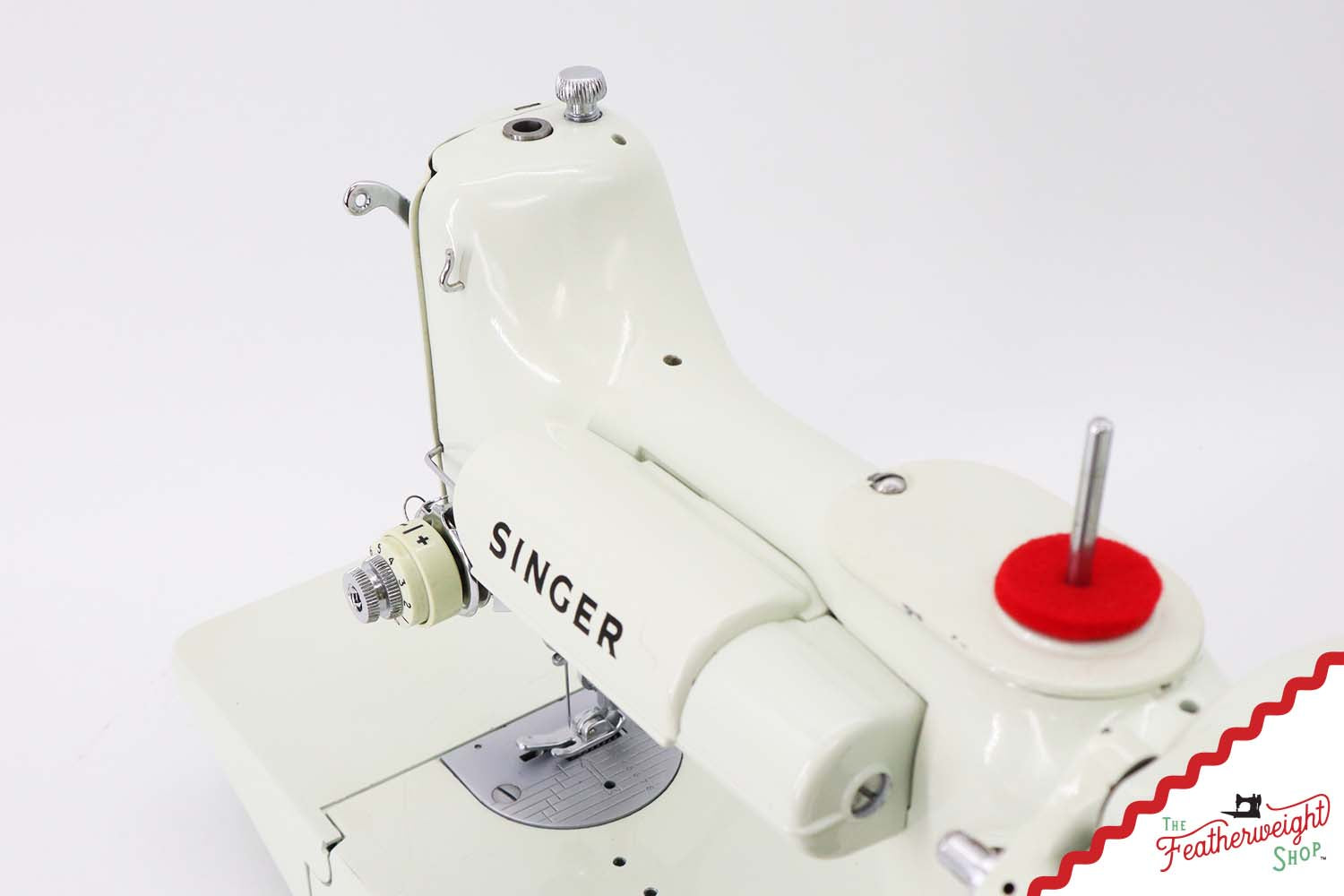 Singer Featherweight 221K Sewing Machine, WHITE - FA099***