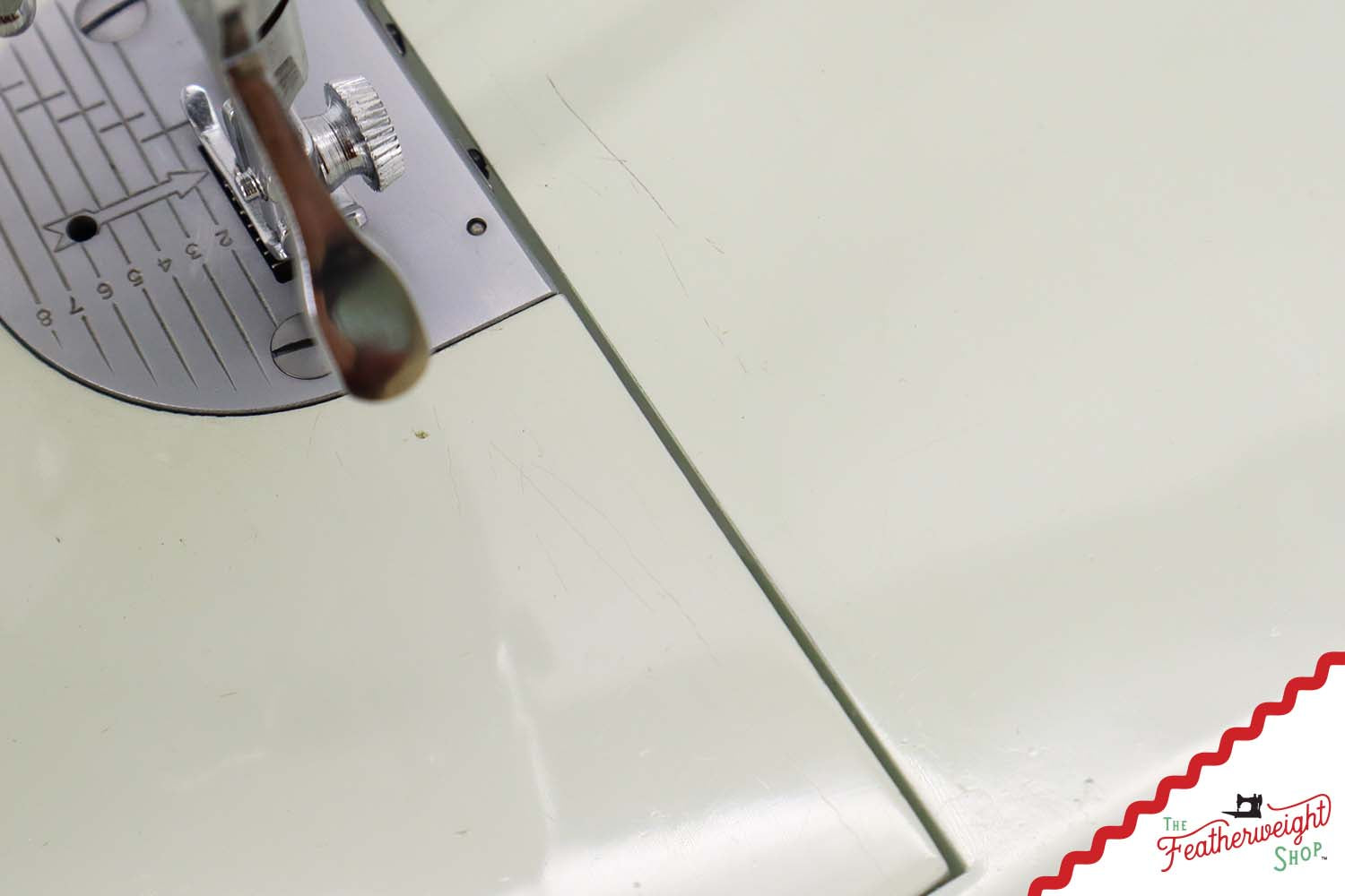 Singer Featherweight 221K Sewing Machine, WHITE - FA099***