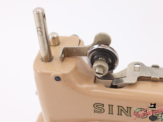 Load image into Gallery viewer, Singer Sewhandy Model 20 - Beige - 01/24