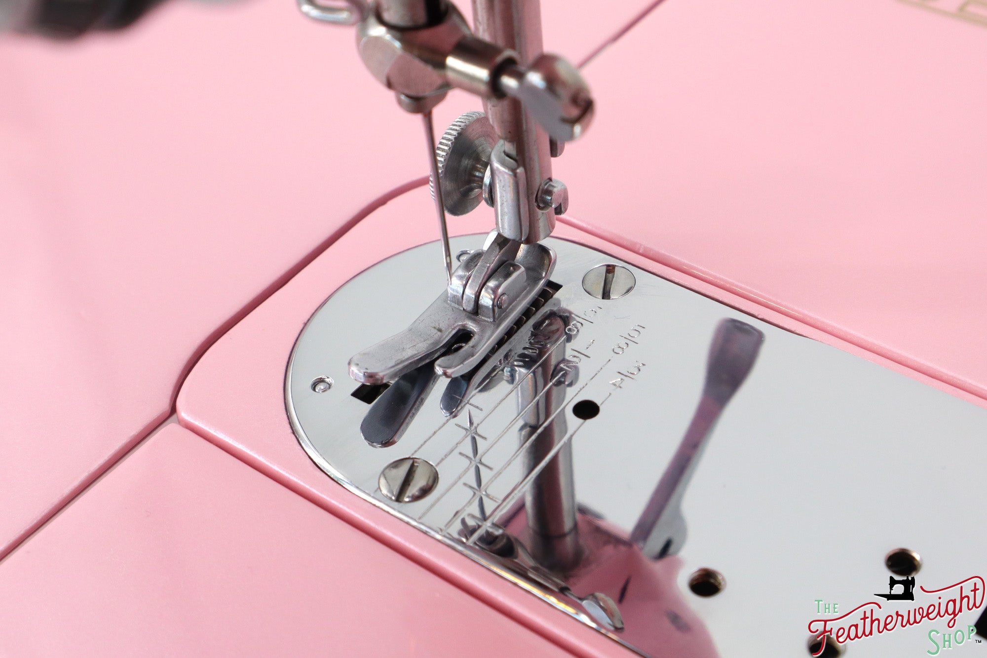 Singer Featherweight 222K - EM9594** - Fully Restored in Pink Frosting