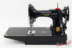Singer Featherweight 221K Sewing Machine, 1952 - EH245***