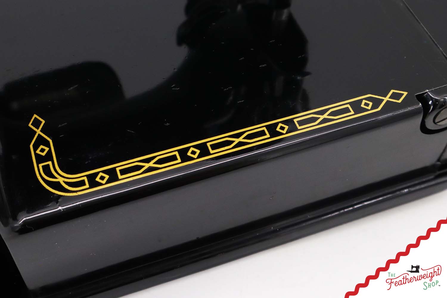 Singer Featherweight 221 Sewing Machine, AM659*** - 1957