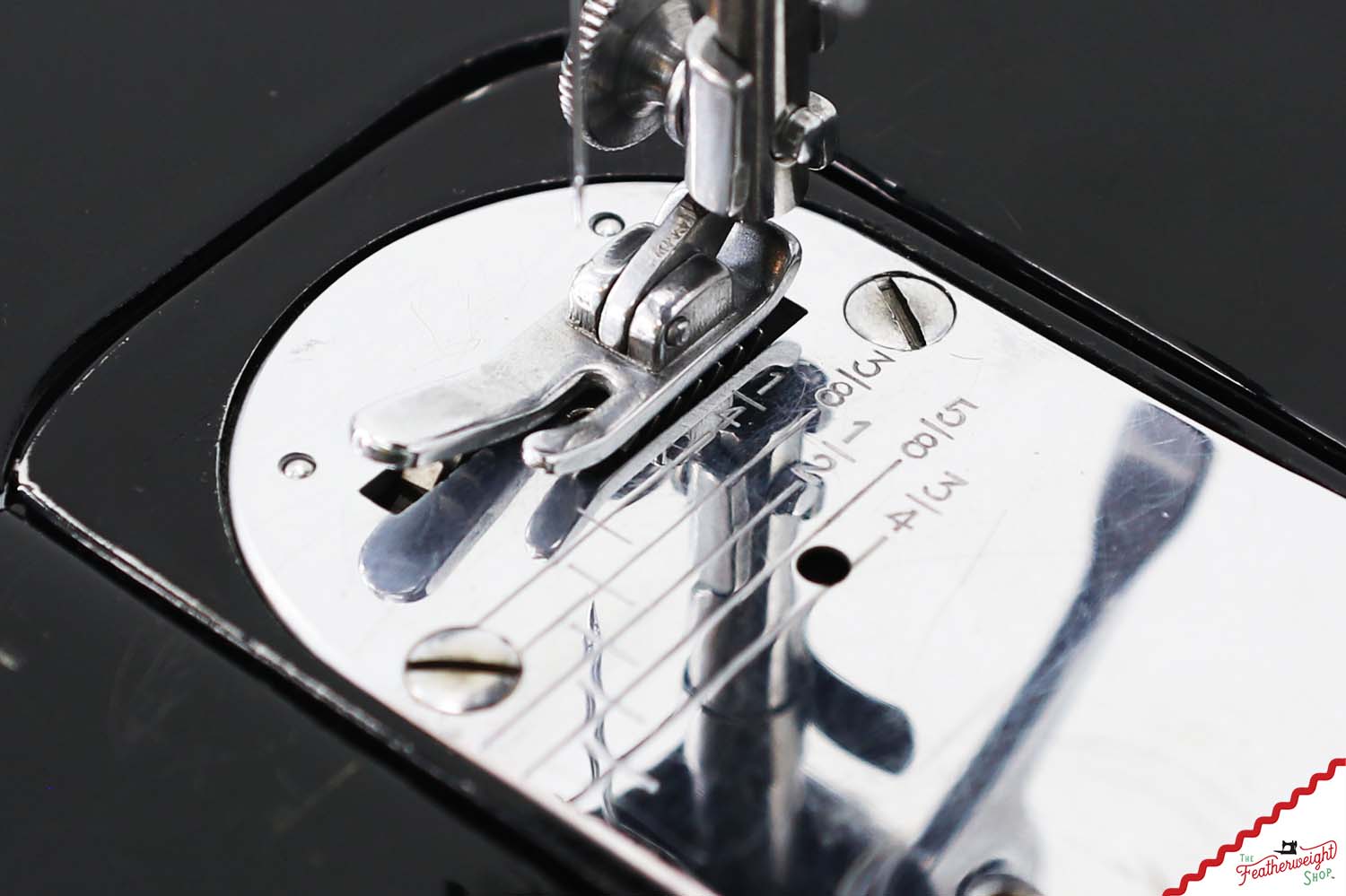 Singer Featherweight 222K Sewing Machine - EM9590**, 1957