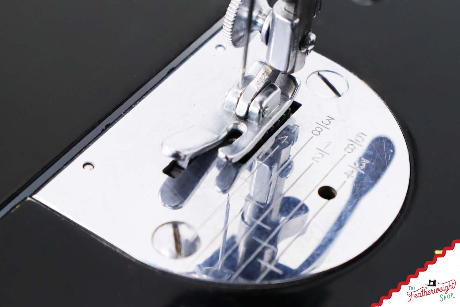 Singer Featherweight 221K Sewing Machine, 1955 - EK212***