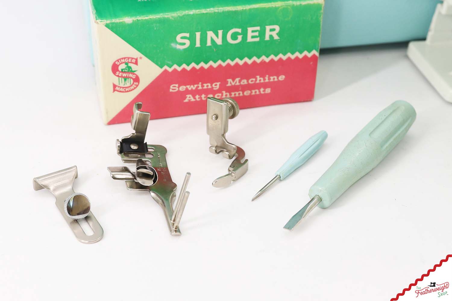 Singer Featherweight 221K Sewing Machine, British WHITE EV9703**
