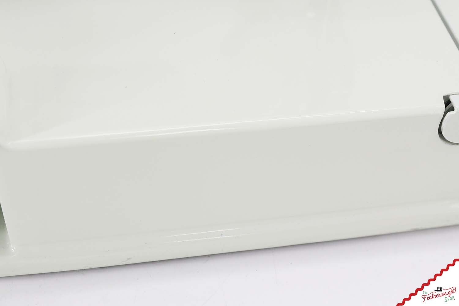 Singer Featherweight 221K Sewing Machine, British WHITE EV9703**