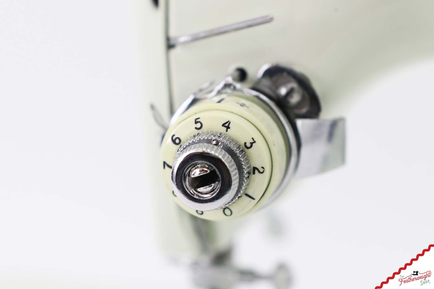 Singer Featherweight 221K Sewing Machine, British WHITE EV9703**