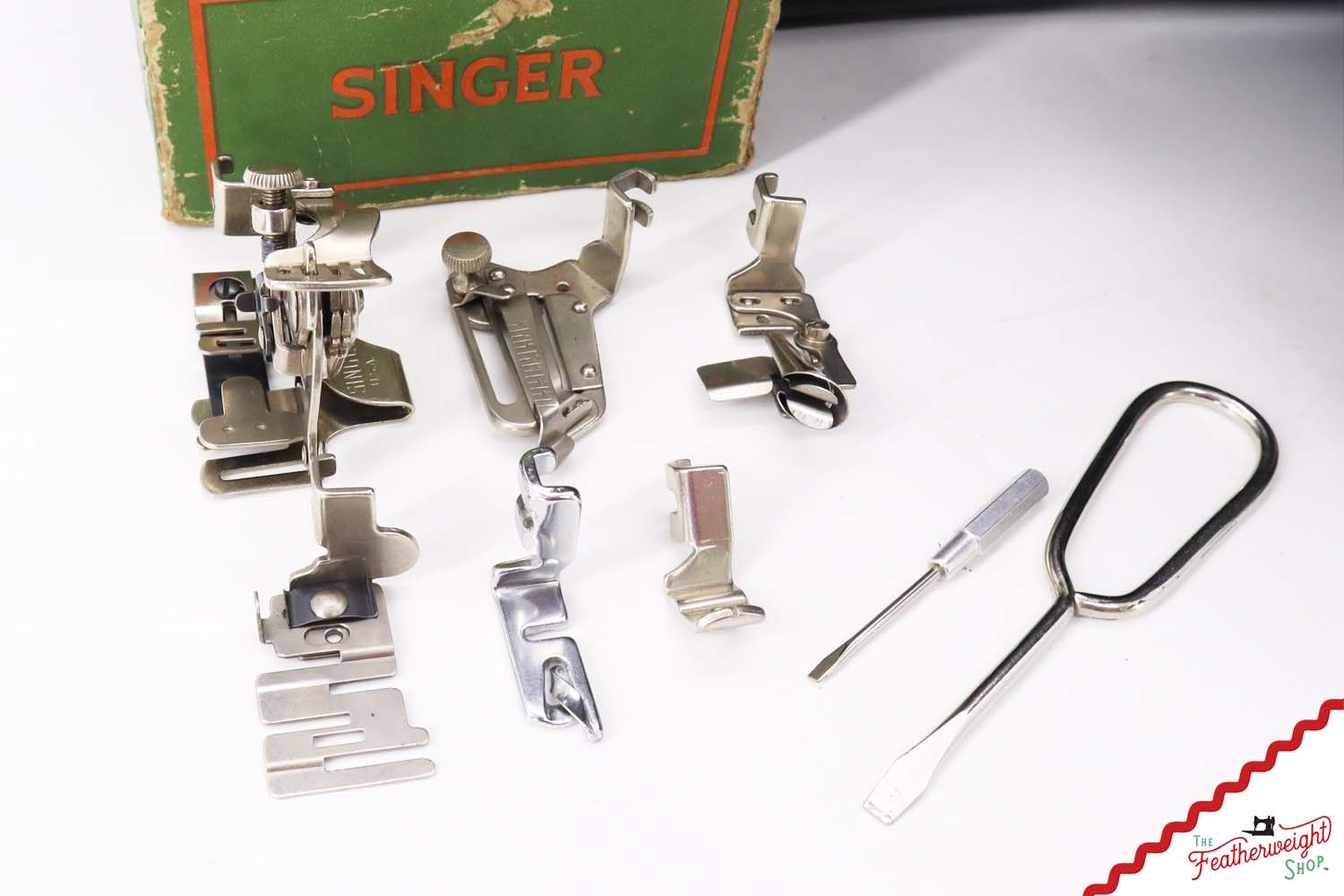 Featherweight 221K Sewing Machine, EE45885* - 1948