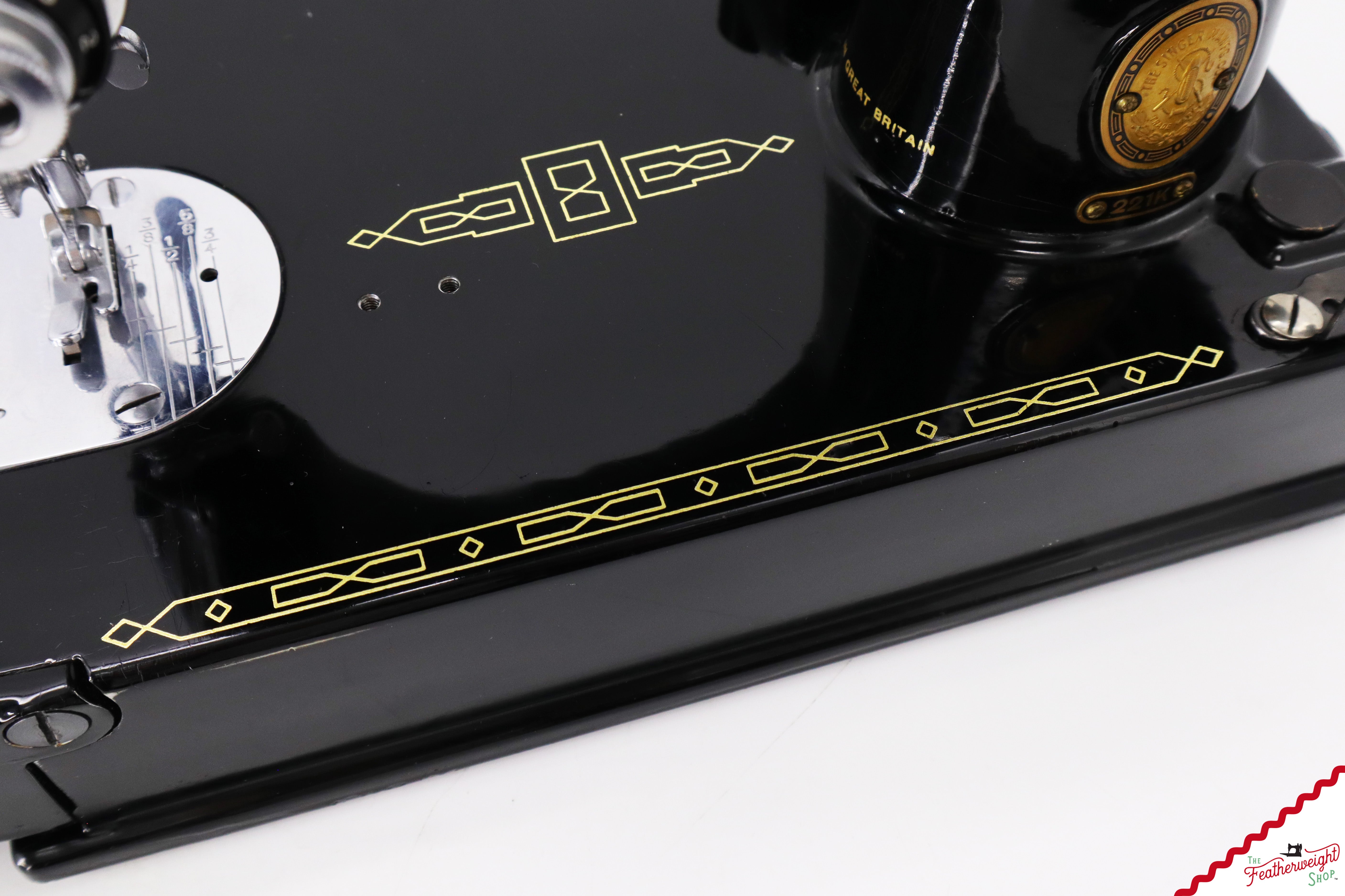 Singer Featherweight 221K Sewing Machine, 1955 - EK205***