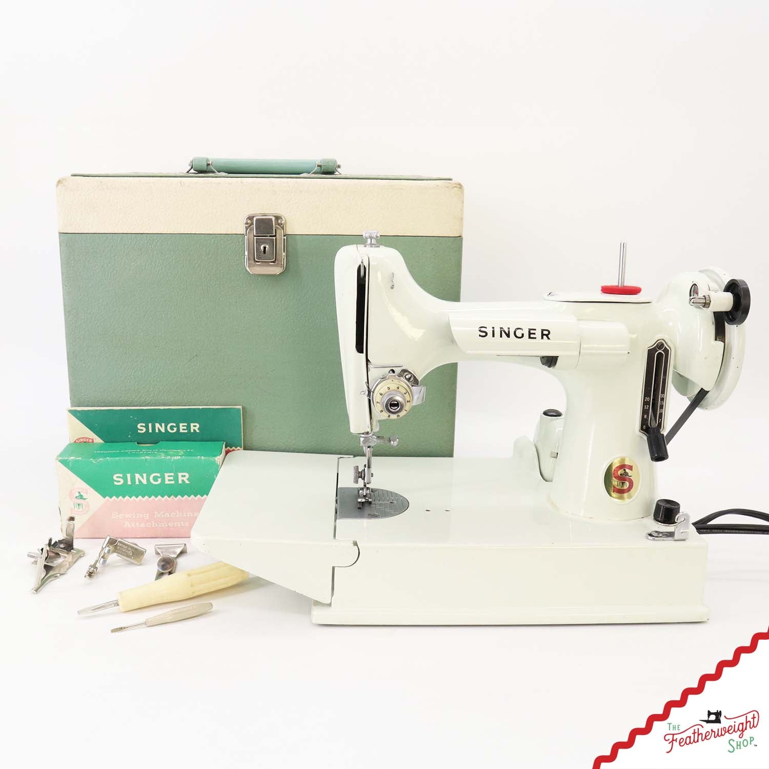 Singer Featherweight 221K Sewing Machine, WHITE - EV9036**