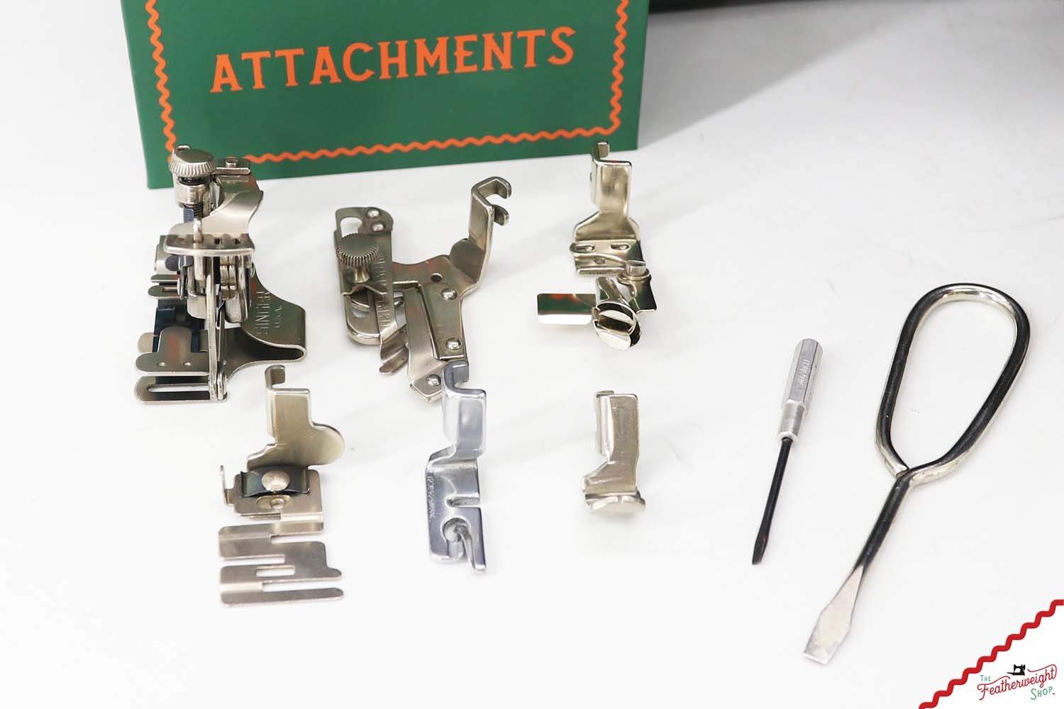 Singer Featherweight 221K Sewing Machine, 1952 - EH372***