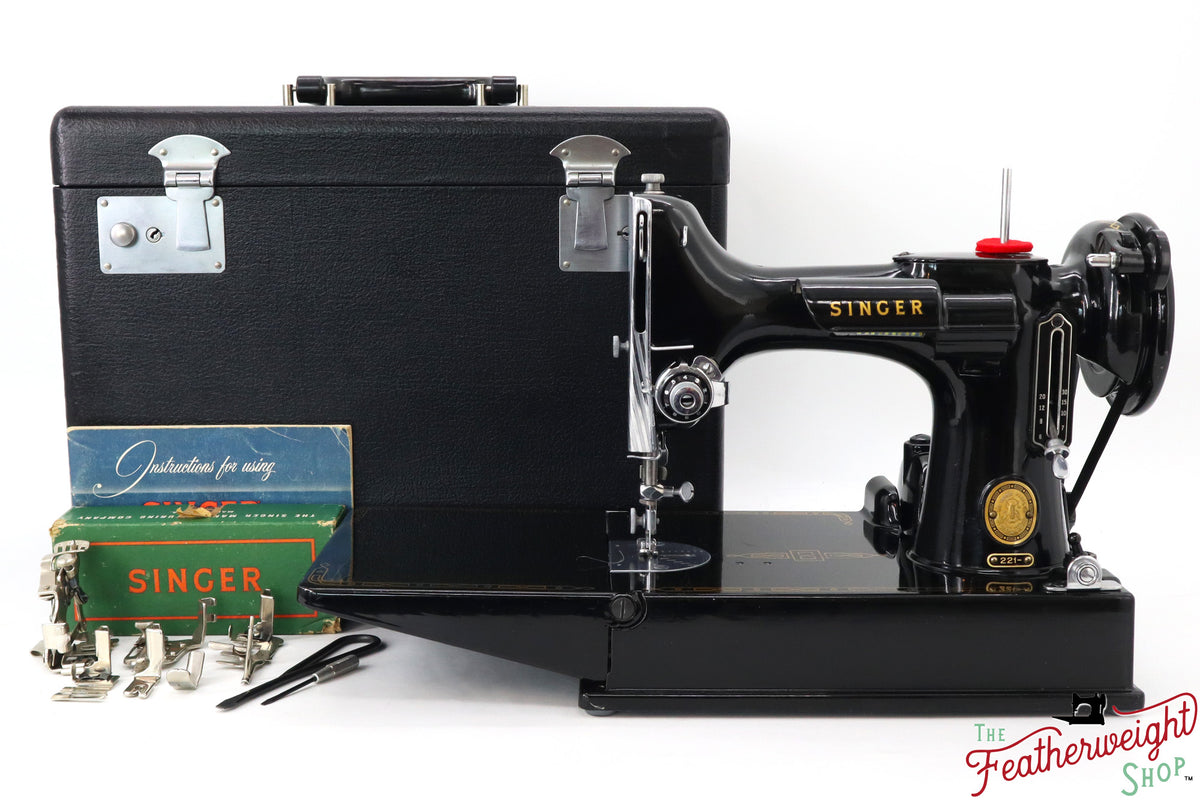 Featherweight 221 Sewing Machine, AM6880** - 1957 – The Singer ...