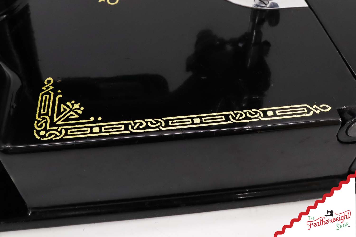 Singer Featherweight Swedish 221K Sewing Machine, EH0011**