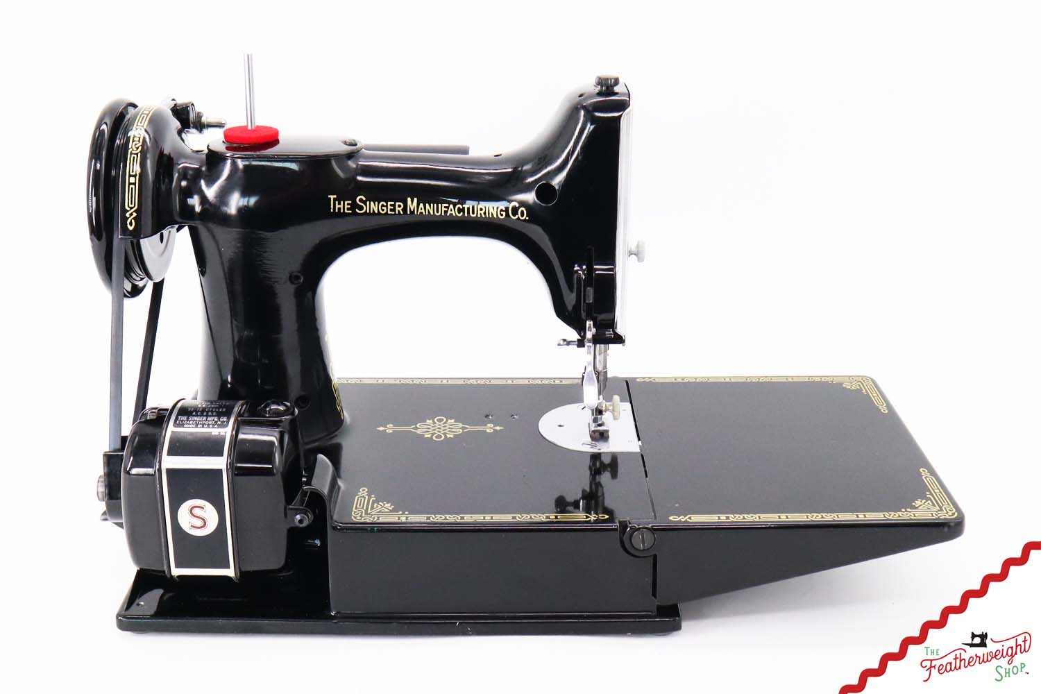 Singer Featherweight 221 Sewing Machine, AK624*** - 1951