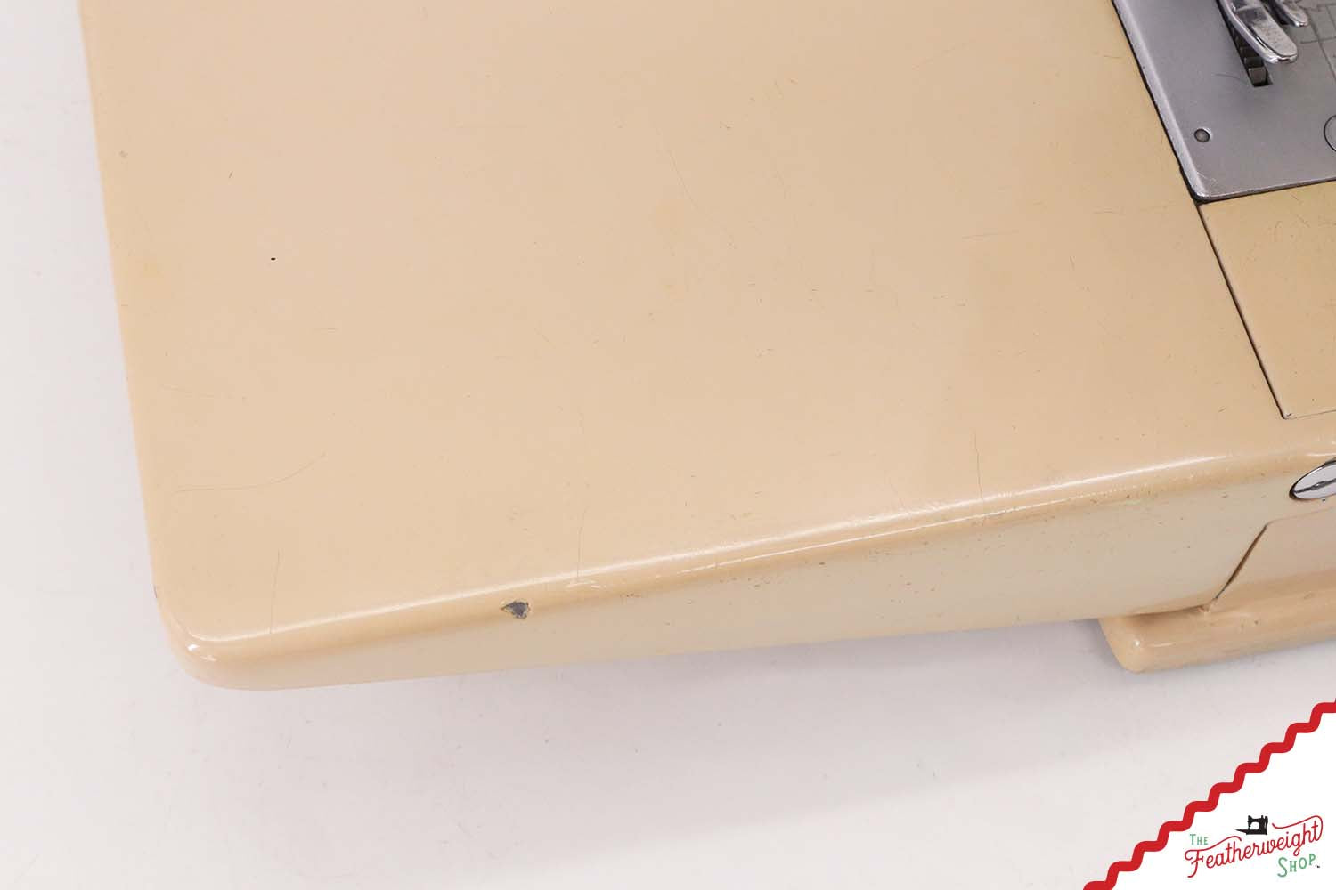 Singer Featherweight 221J Sewing Machine, Tan - JE161***