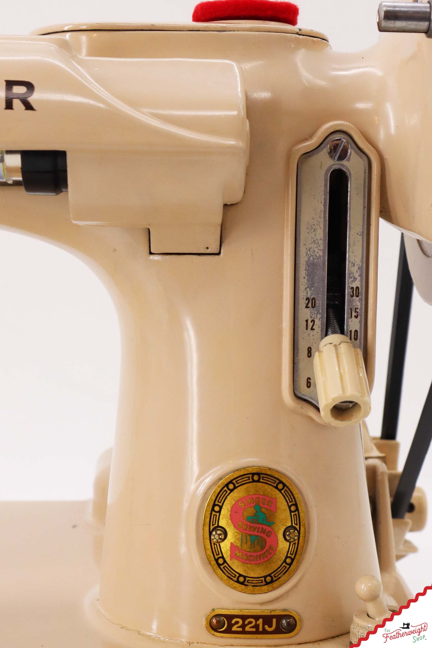 Singer Featherweight 221J Sewing Machine, Tan - JE161***