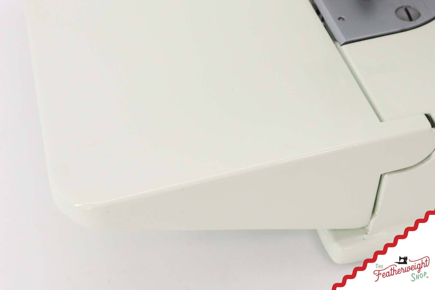 Singer Featherweight 221K Sewing Machine, British WHITE FA229***