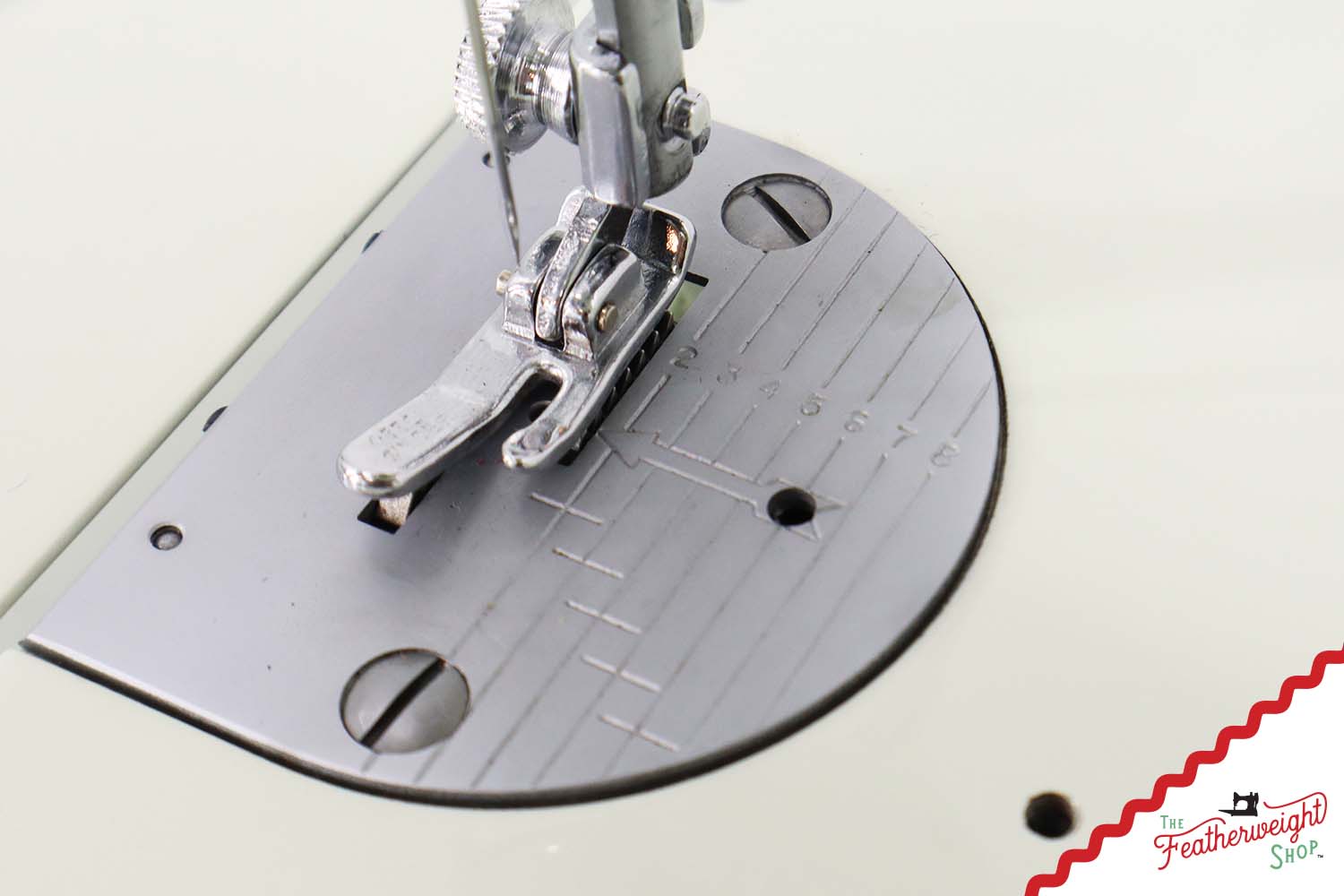 Singer Featherweight 221K Sewing Machine, British WHITE FA229***