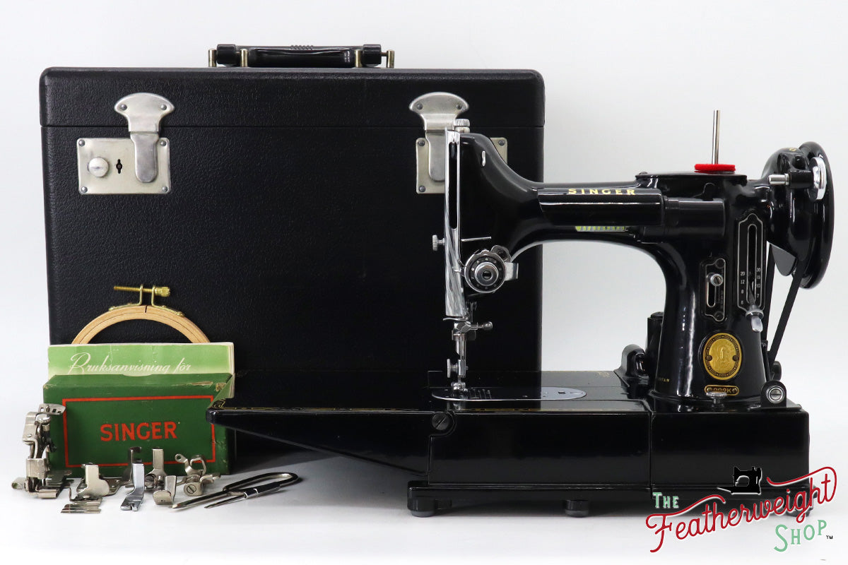 Singer Featherweight 222K Sewing Machine - EK3262**, 1955