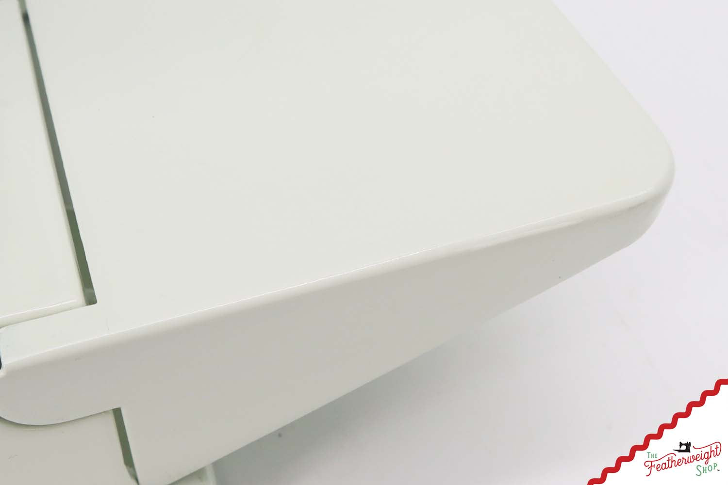 Singer Featherweight 221K Sewing Machine, British WHITE EV98612*