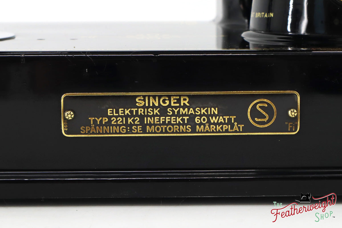 Singer Featherweight Swedish 221K Sewing Machine, EH244***