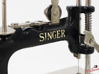 Load image into Gallery viewer, Singer Sewhandy Model 20, Black - January 2024 Faire