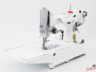 Load image into Gallery viewer, Singer Featherweight 222K - EJ6207** - Fully Restored in White