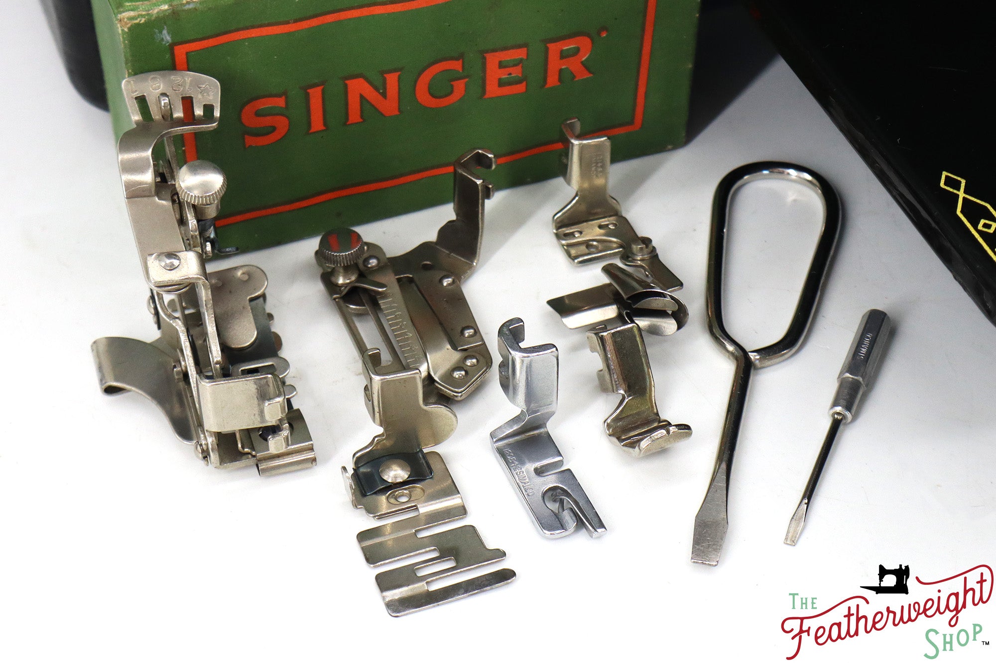 Singer Featherweight 221K Sewing Machine, 1957 - EM597***