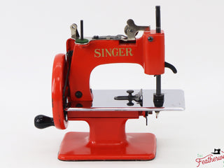 Load image into Gallery viewer, Singer Sewhandy Model 20 - Original Poppy Red - RARE, Feb. 2024 Faire