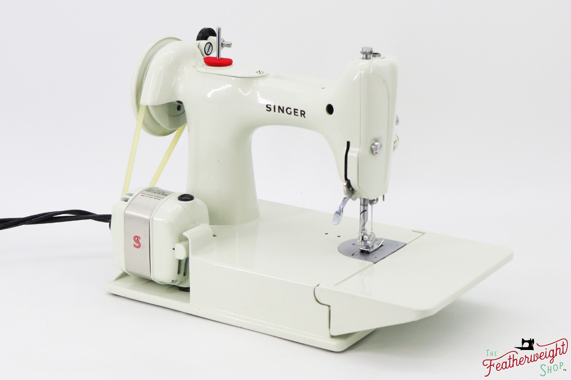 Singer Featherweight 221K Sewing Machine, WHITE FA2261** - RARE Case!