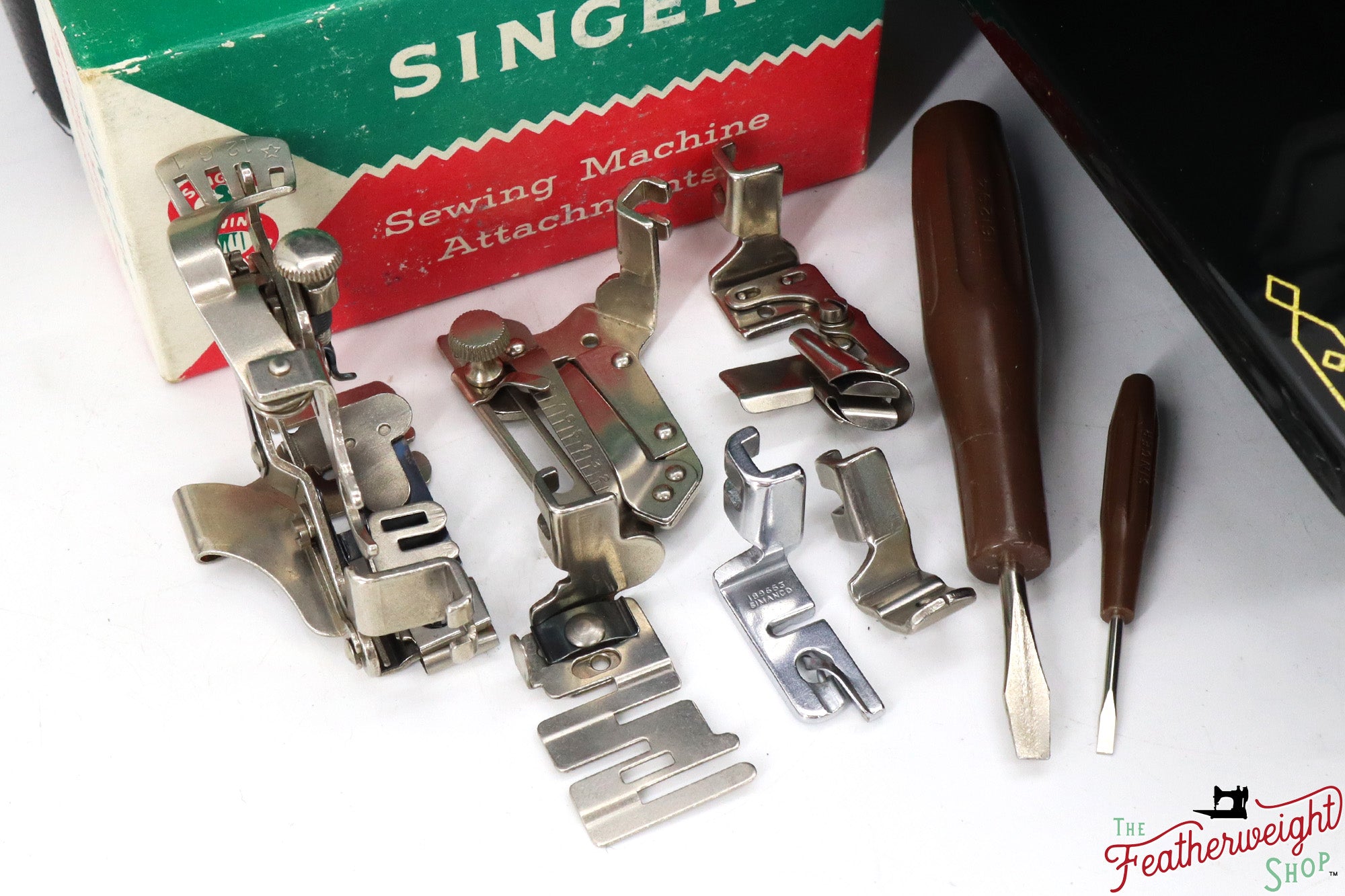 Singer Featherweight 221K Sewing Machine, RED "S" - ES174***