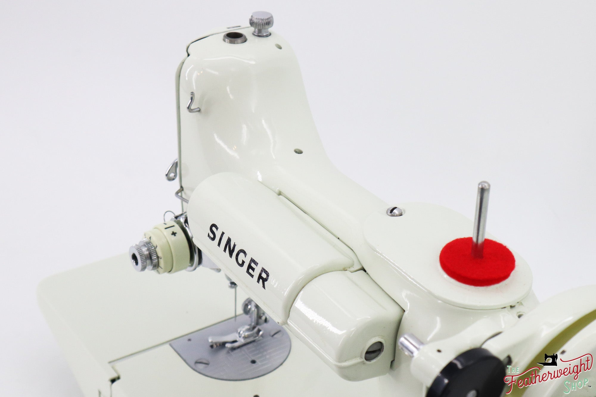 Singer Featherweight 221K Sewing Machine, WHITE FA2261** - RARE Case!