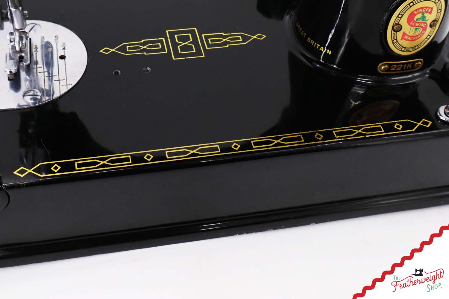 Singer Featherweight 221K Sewing Machine, RED "S" - ES6532**