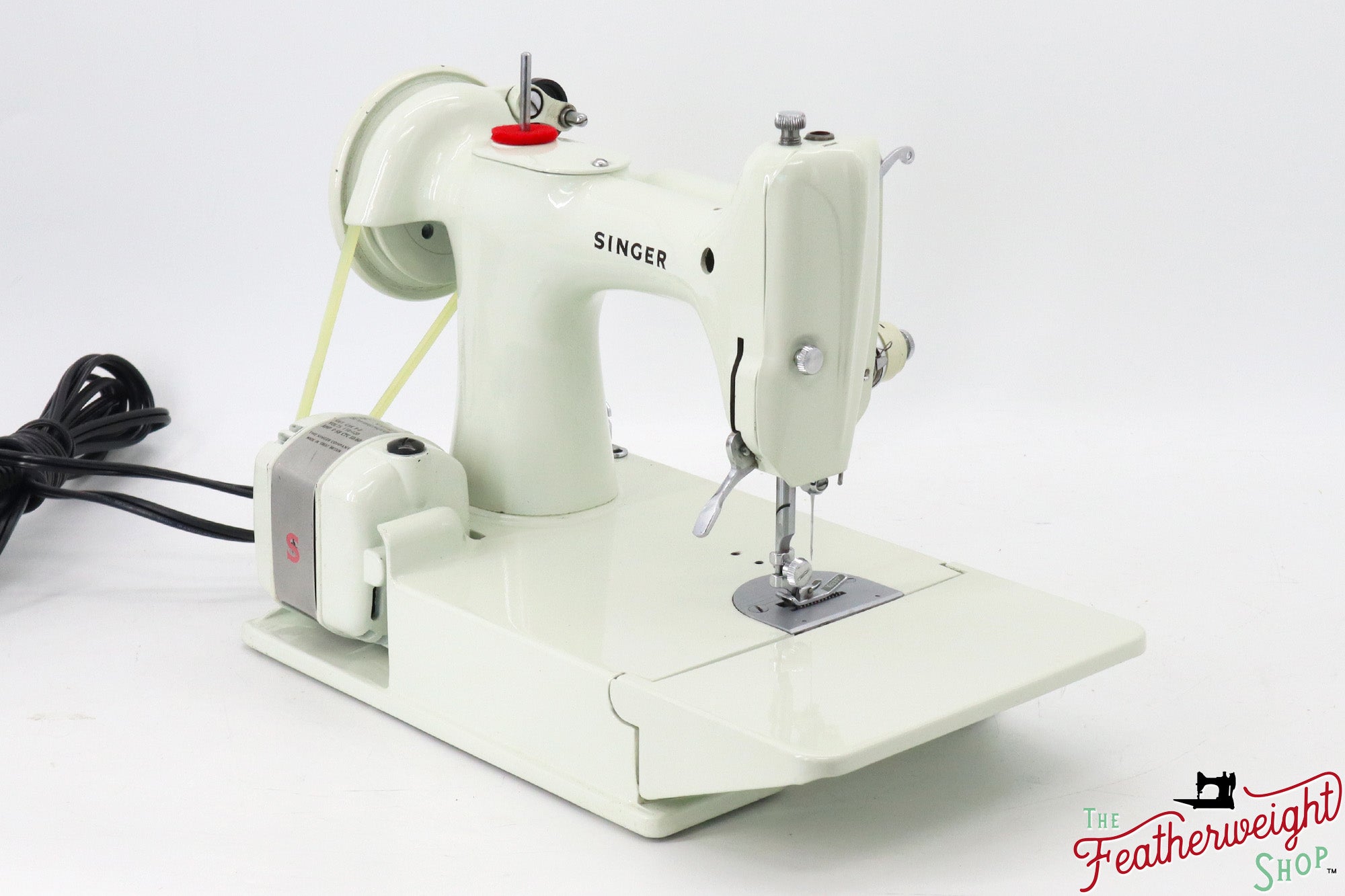 Singer Featherweight 221 Sewing Machine, WHITE - FA201