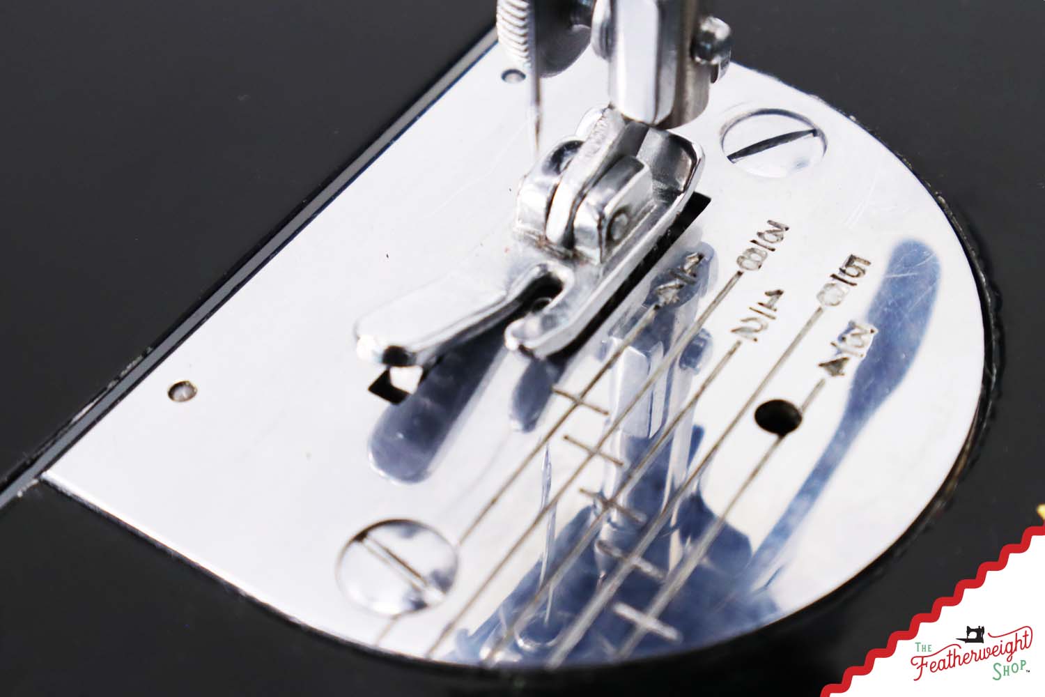 Singer Featherweight 221K Sewing Machine, RED "S" - ES6532**