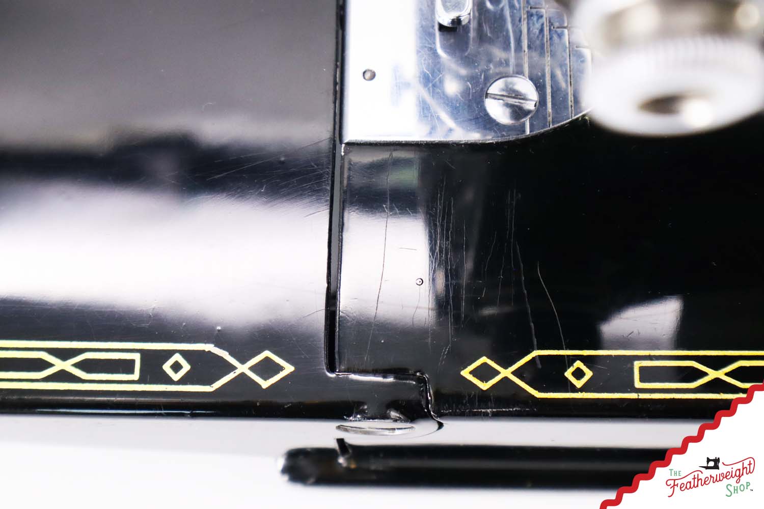 Singer Featherweight 221K Sewing Machine, RED "S" - ES6532**