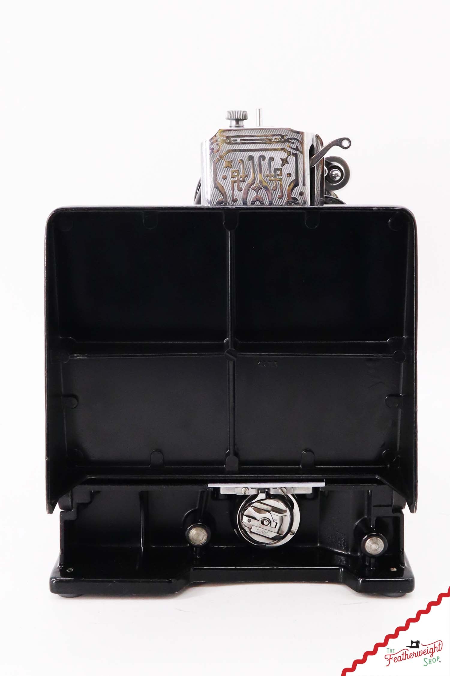 Featherweight 221K Sewing Machine, EE863*** - 1948