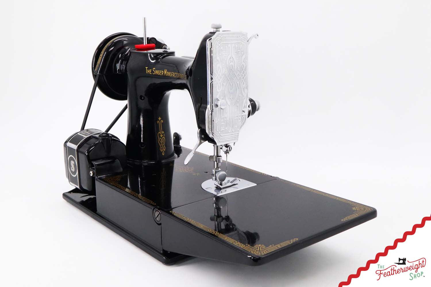Singer Featherweight 221 Sewing Machine, AG824*** - 1946