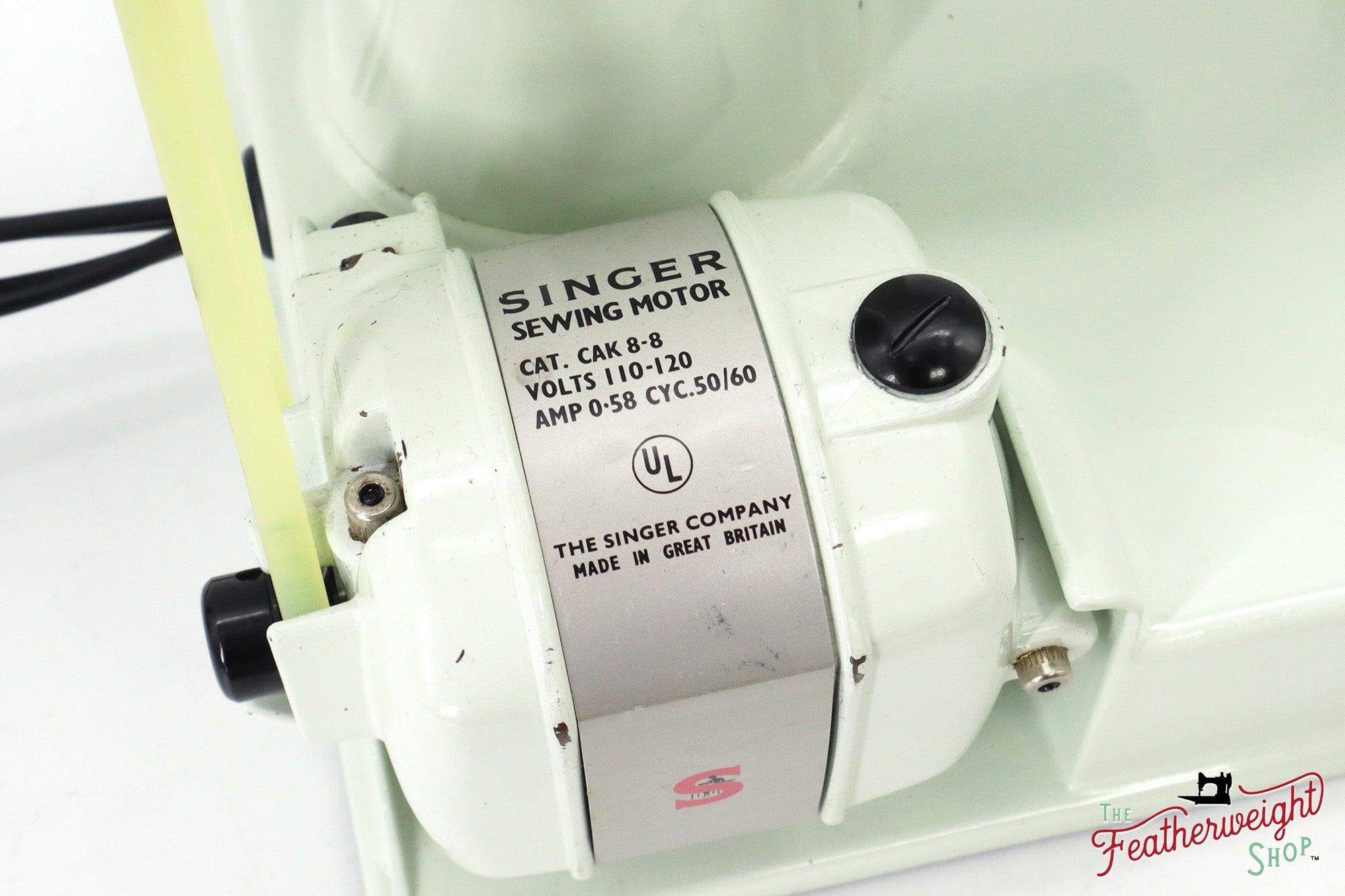 Singer Featherweight 221K Sewing Machine, WHITE - EV887***