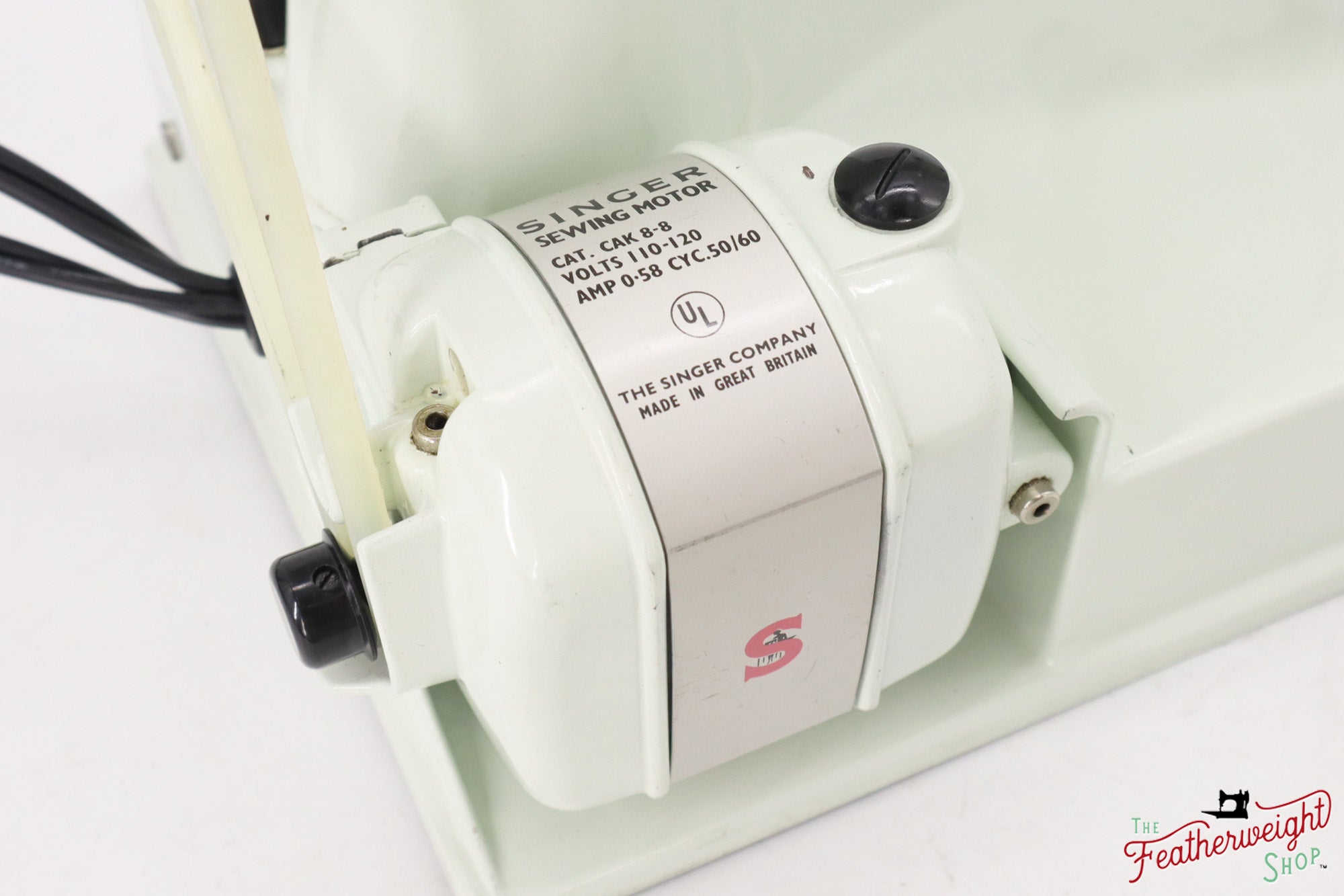 Singer Featherweight 221K Sewing Machine, WHITE - EV9052**