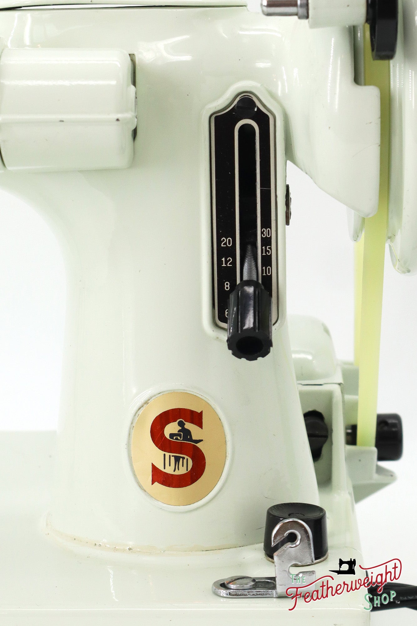 Singer Featherweight 221K Sewing Machine, WHITE - EV99384*