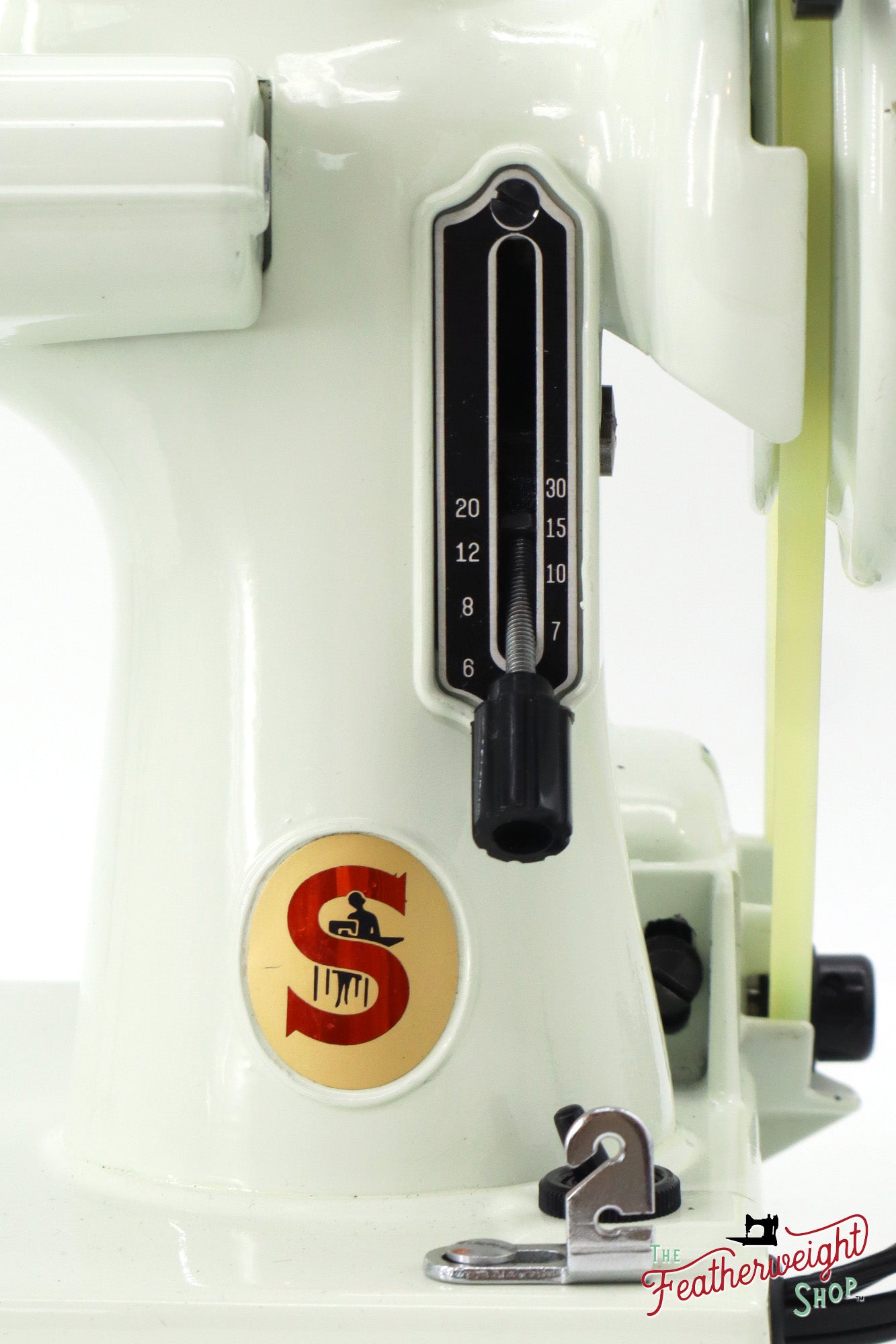 Singer Featherweight 221K Sewing Machine, British WHITE EV9858**