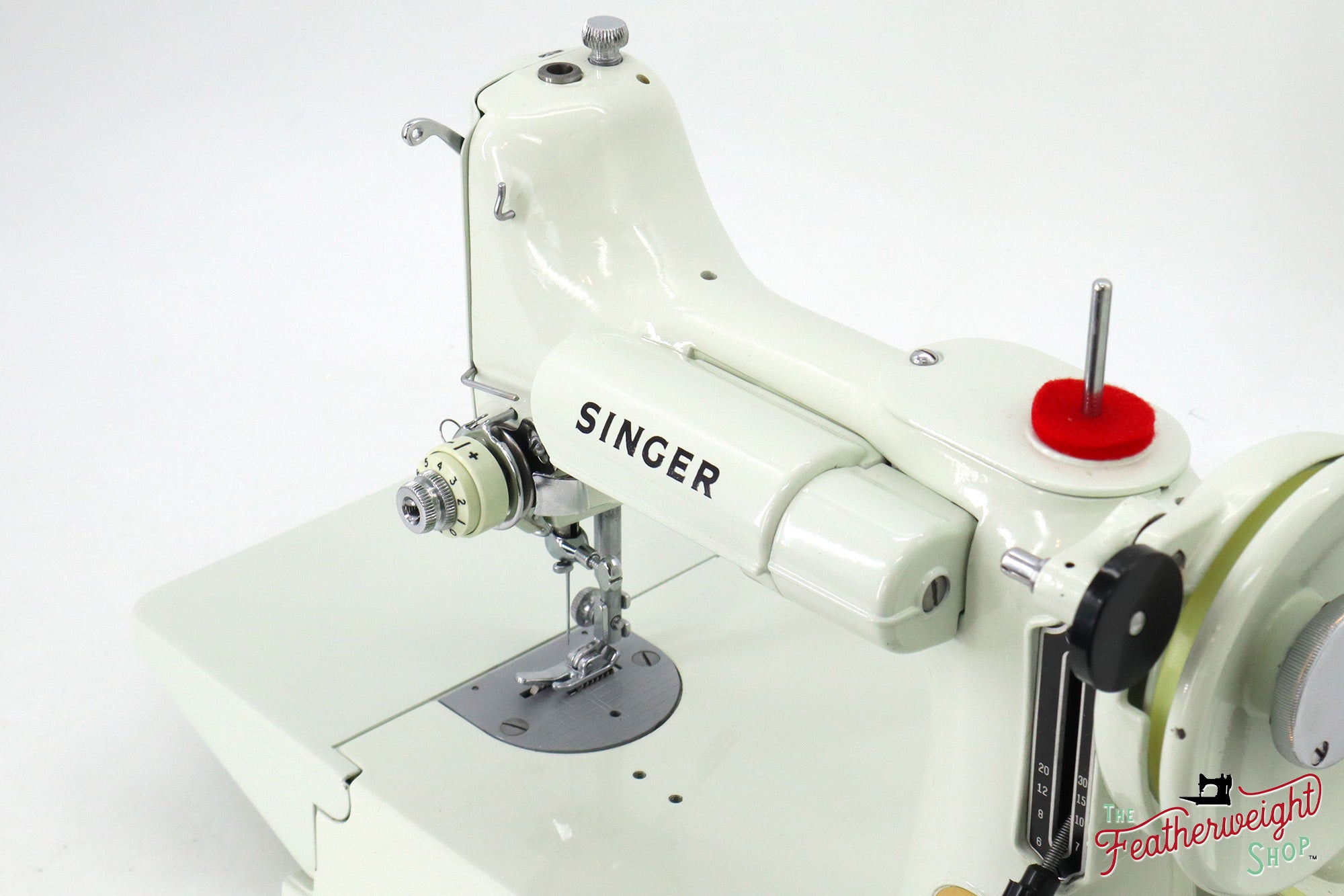 Singer Featherweight 221K Sewing Machine, British WHITE EV9858**