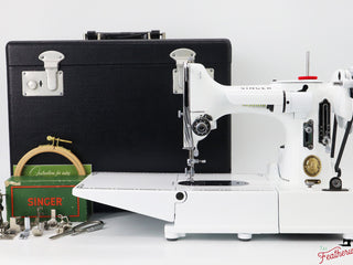Load image into Gallery viewer, Singer Featherweight 222K - EJ6207** - Fully Restored in White