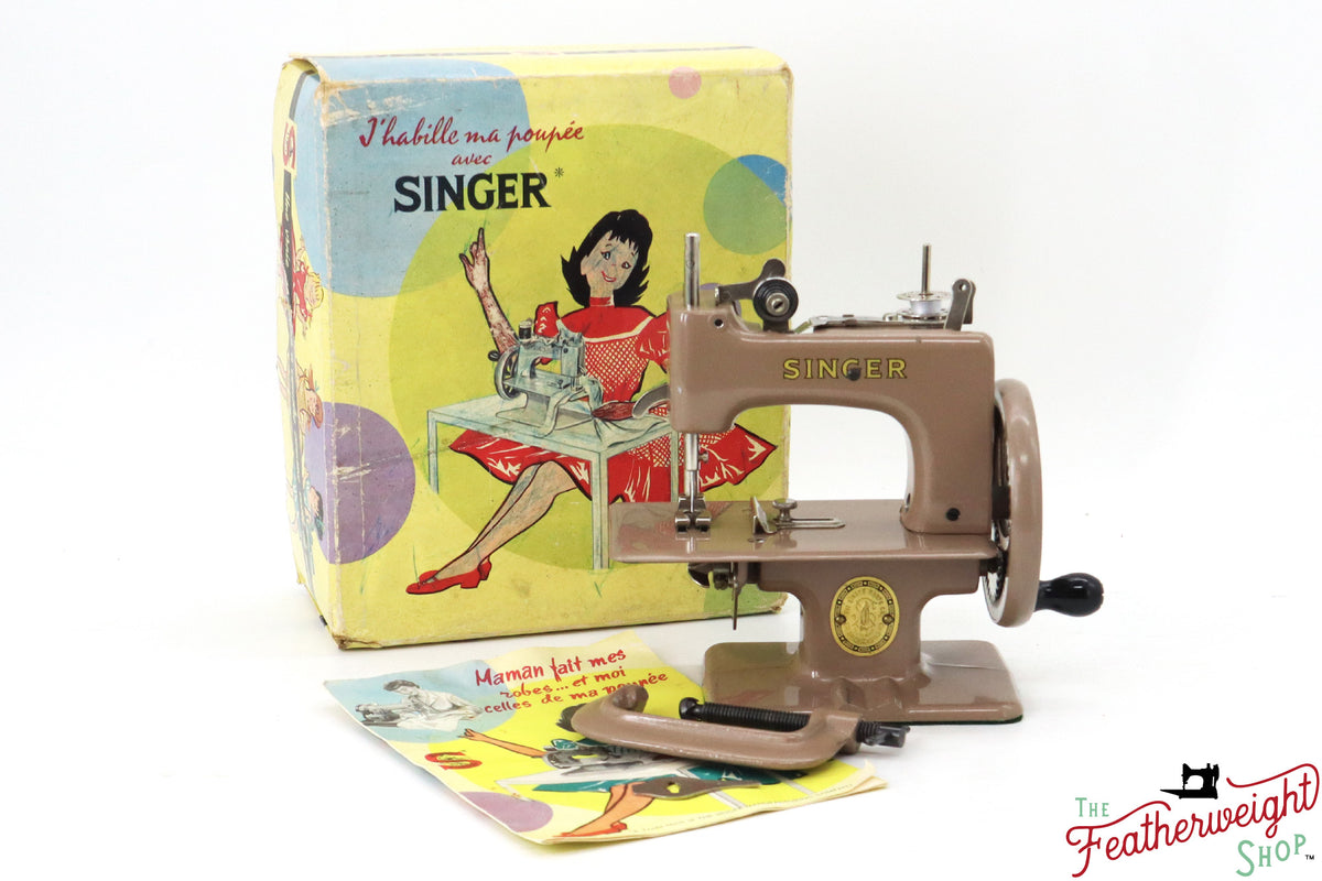 Singer Sewhandy Model 20 - Safari Brown, Complete Set! July 2024 – The ...