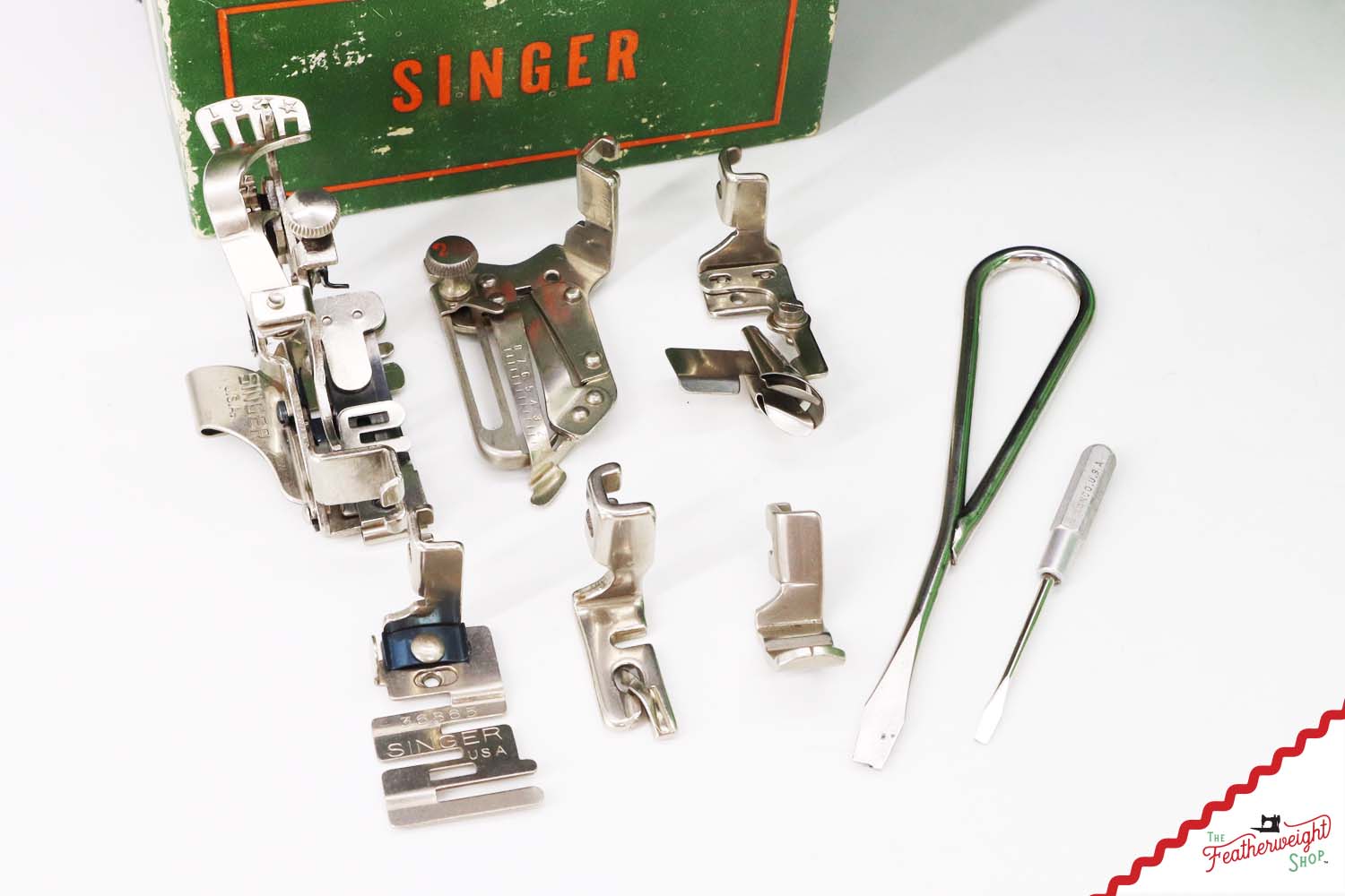Singer Featherweight 221 AG821*** - Fully Restored in Art Deco Green