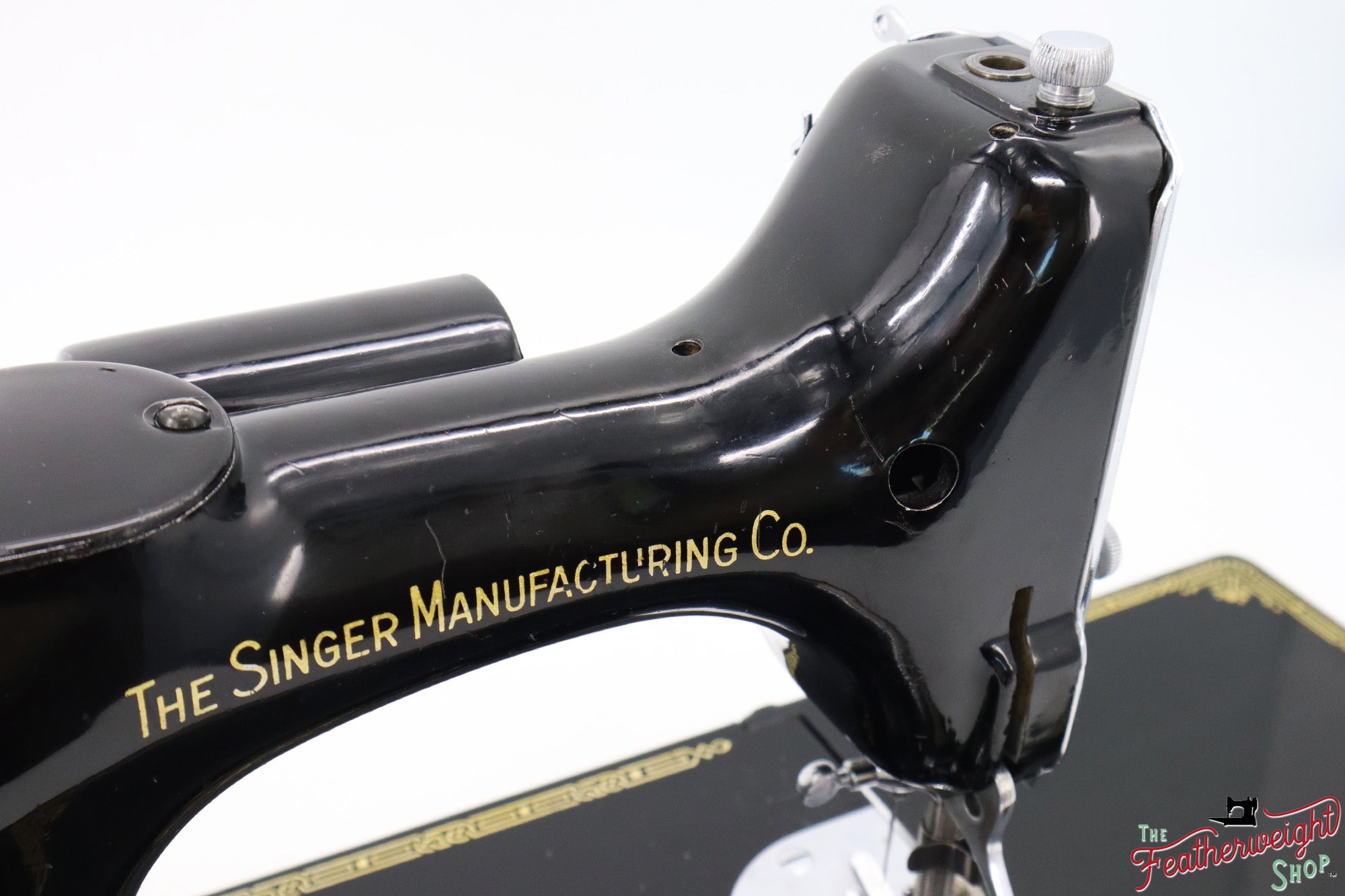 Singer Featherweight 221 Sewing Machine, AG607*** - 1946