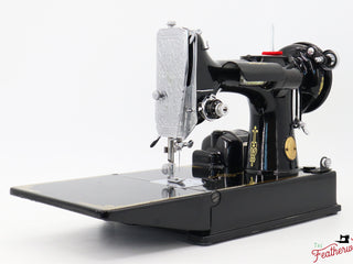 Load image into Gallery viewer, Singer Featherweight 221K Sewing Machine, French EG350***