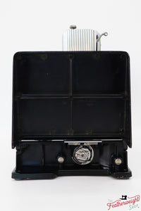 Singer Featherweight 221 Sewing Machine, AM405*** - 1956
