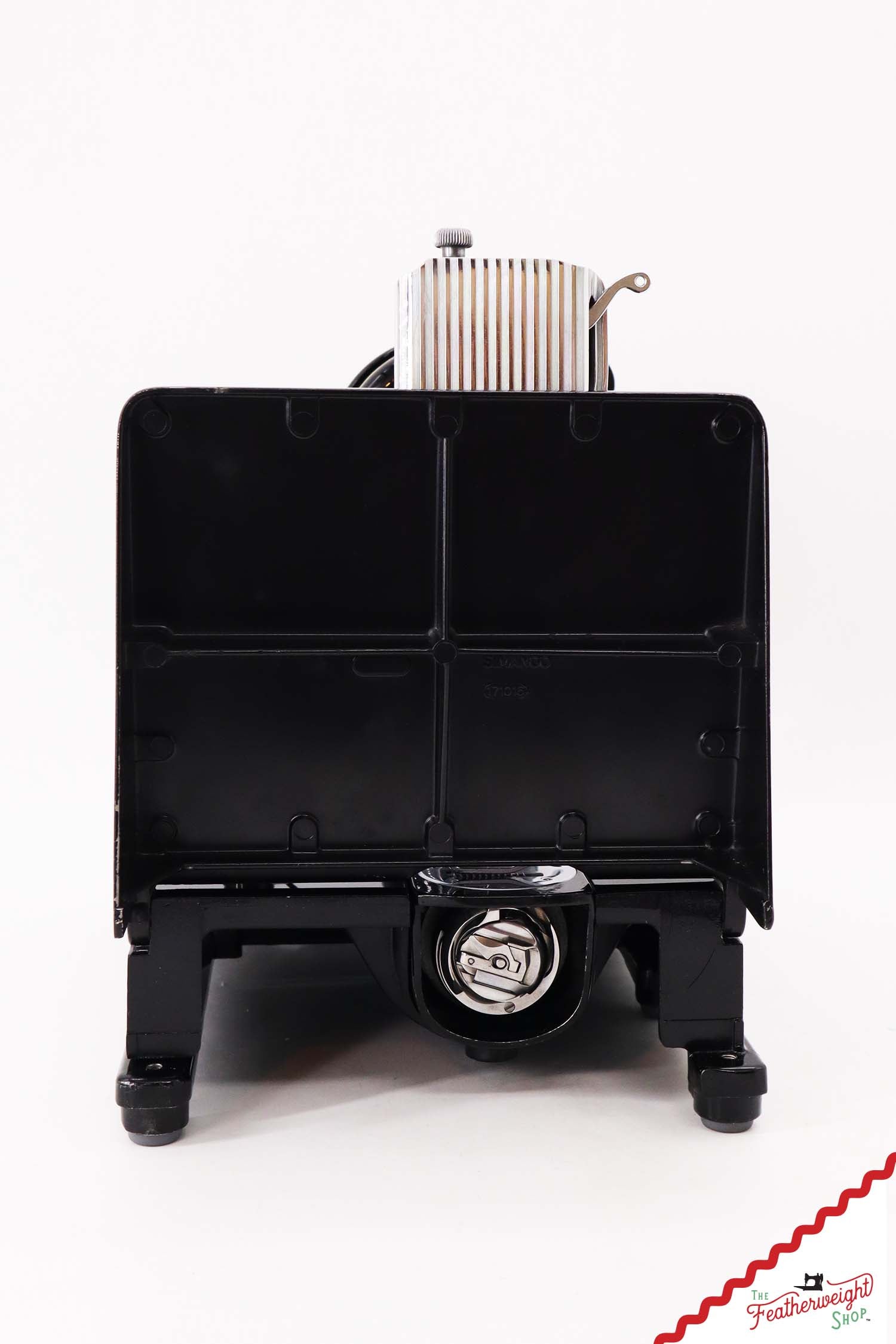 Singer Featherweight 222K Sewing Machine, Red 'S' - ER0235** - 1960